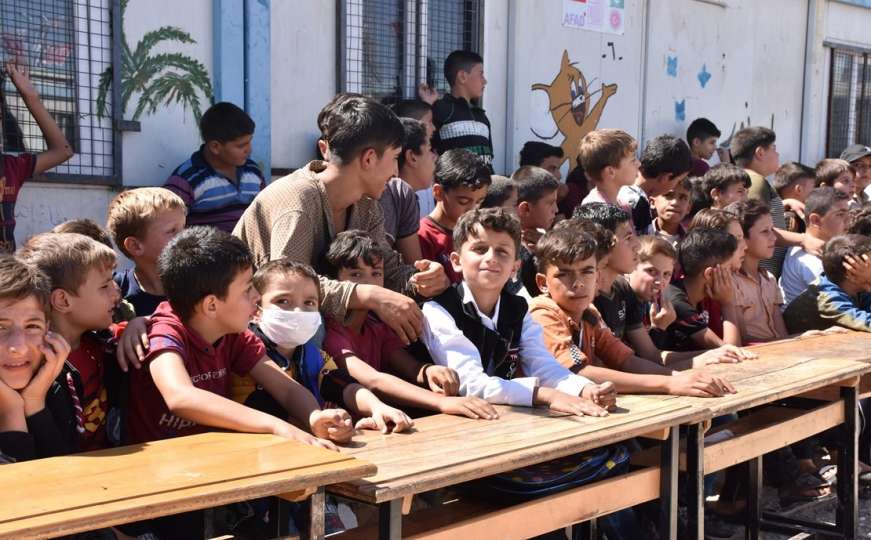 U Siriji 280.000 učenika krenulo u školu. Svojim željama dirnuli sve